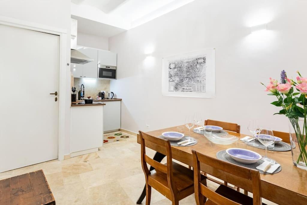 Bottega Augustea Duplex Apartment In Monti Rome Exterior photo