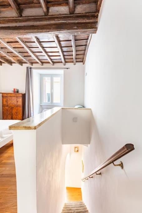 Bottega Augustea Duplex Apartment In Monti Rome Exterior photo