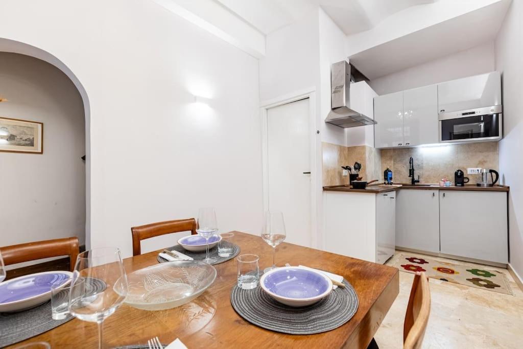 Bottega Augustea Duplex Apartment In Monti Rome Exterior photo